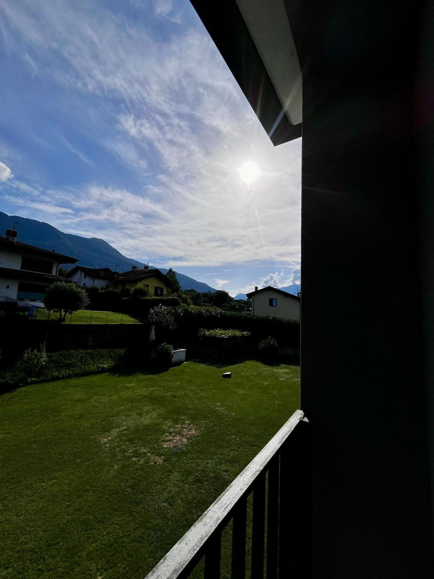 White House Lucia Villa Colico Exterior photo